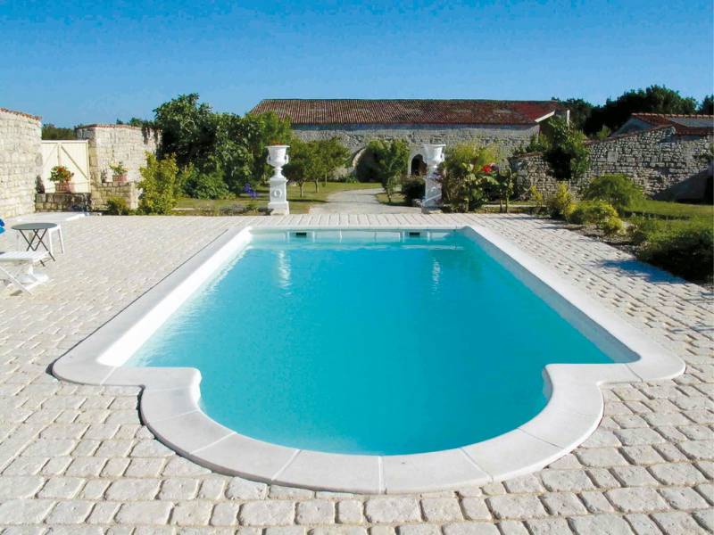 Piscine fond incliné Mangolada 1